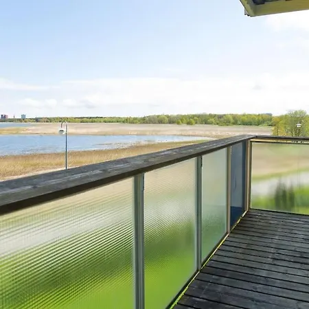 Luxury Seaside 3 Bedroom With Balcony Apartmán